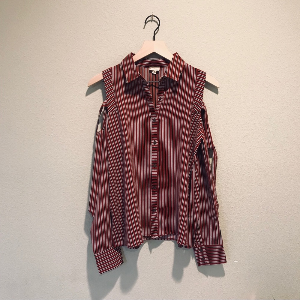 🎉 Cold Shoulder Striped Top